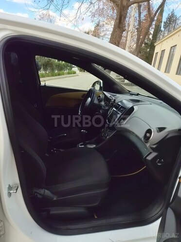 Chevrolet Aveo-11