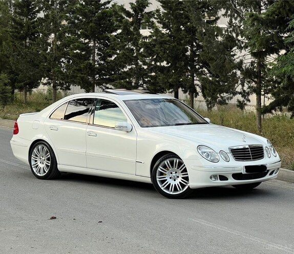 Mercedes E 240-4