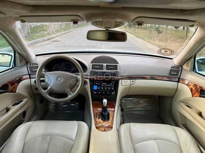 Mercedes E 240-14