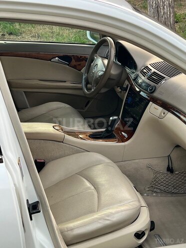 Mercedes E 240-16