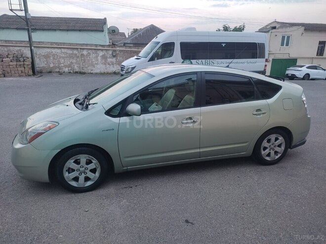 Toyota Prius-4