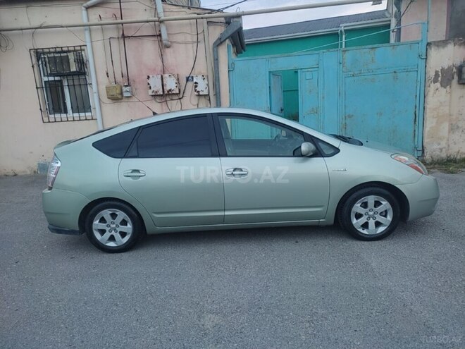 Toyota Prius-5