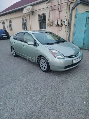 Toyota Prius-8
