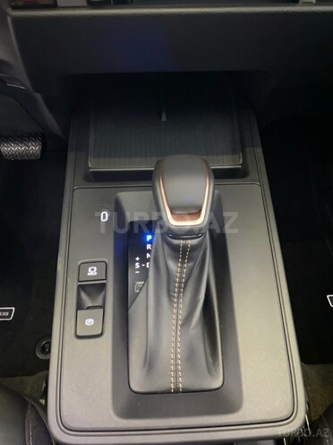 Toyota Corolla Cross-11