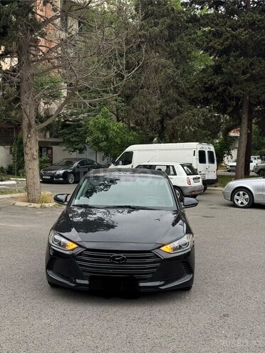Hyundai Elantra-1