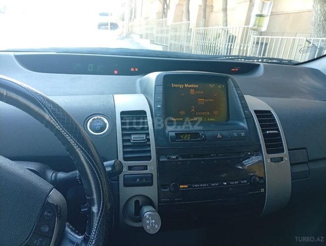 Toyota Prius-3