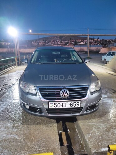 Volkswagen Passat-1