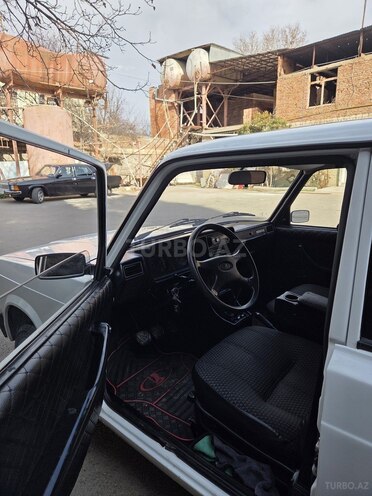 LADA (VAZ) 2107-4
