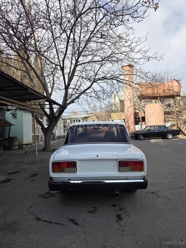 LADA (VAZ) 2107-2
