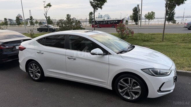 Hyundai Elantra-9