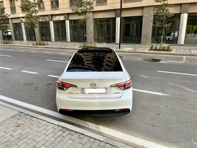 Hyundai Sonata-4