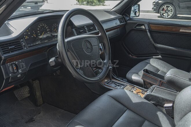 Mercedes 220 E-14
