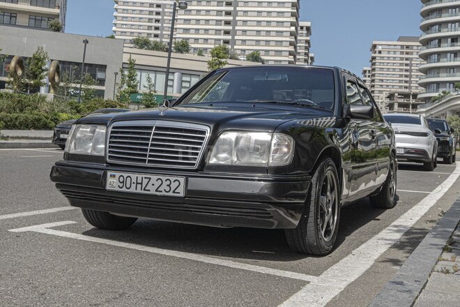 Mercedes 220 E-3