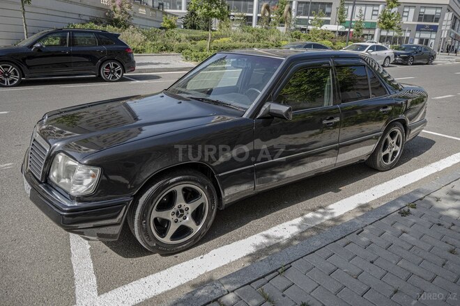 Mercedes 220 E-4
