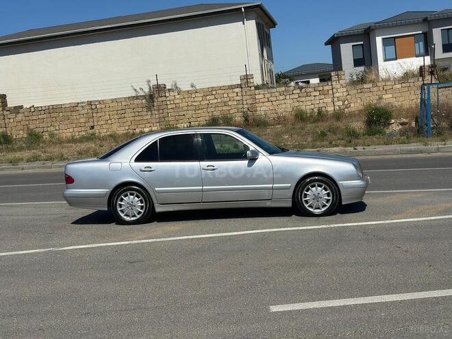 Mercedes E 220-4