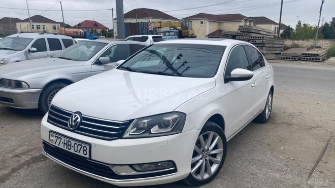Volkswagen Passat-1