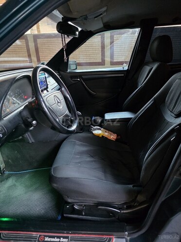 Mercedes C 200-8
