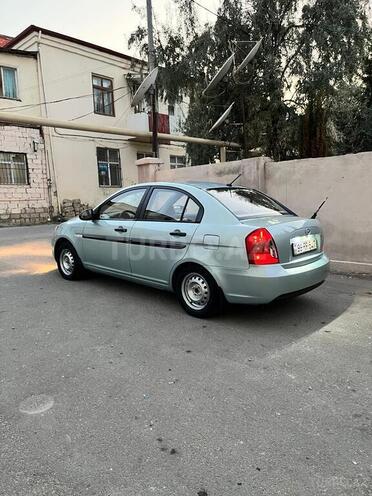 Hyundai Accent-4