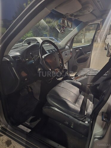 Mercedes ML 320-9