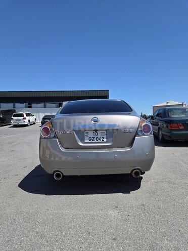 Nissan Altima-6