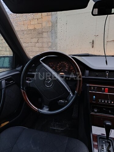 Mercedes E 200-7