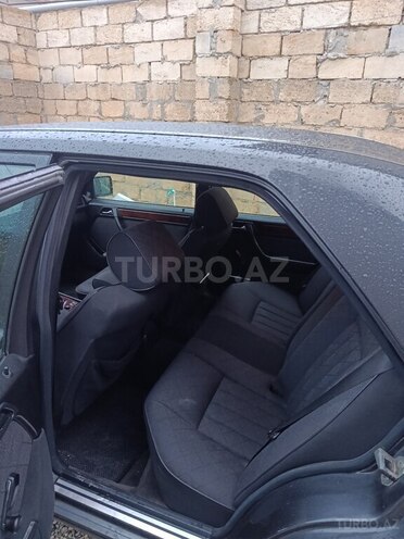 Mercedes E 200-9