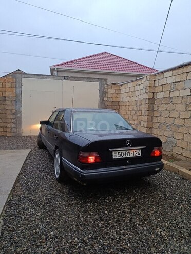 Mercedes E 200-10