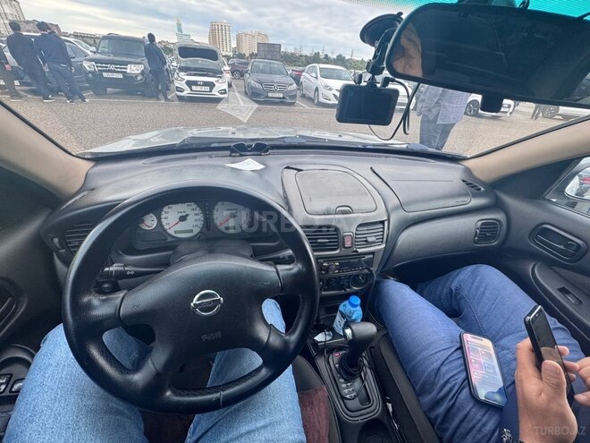 Nissan Sunny-8