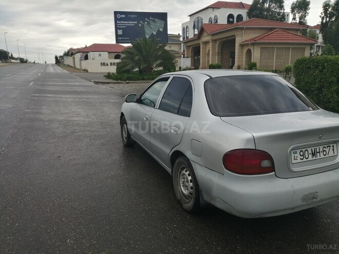 Hyundai Accent-5
