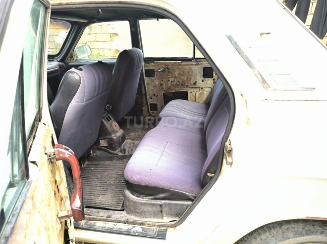 GAZ 24 "Volga"-4