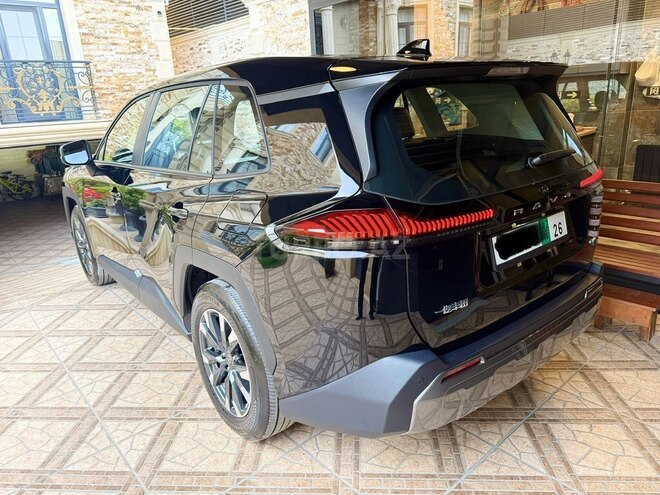 Toyota RAV4-6