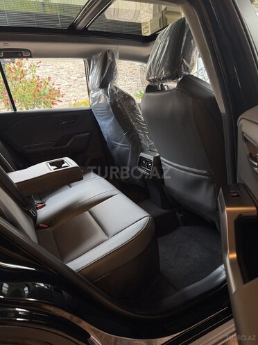 Toyota RAV4-12