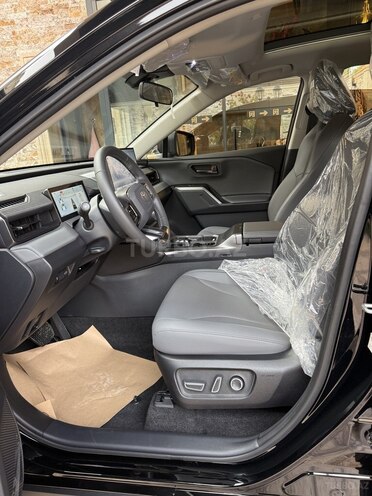 Toyota RAV4-8