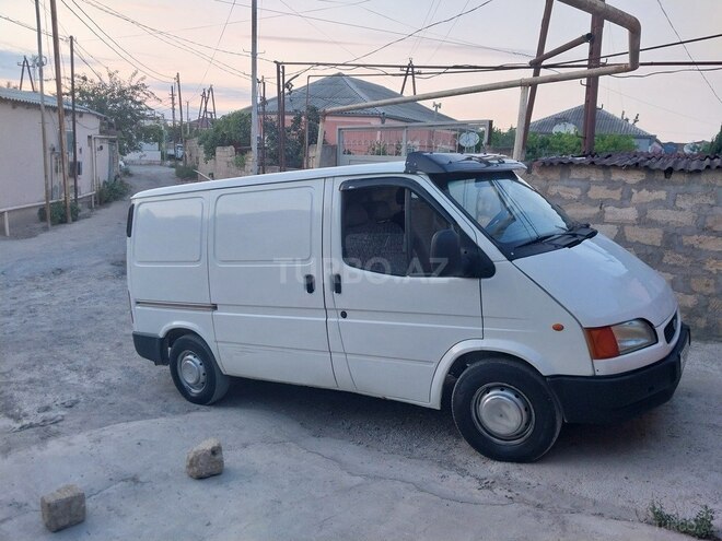 Ford Transit-11