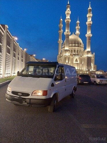 Ford Transit-8