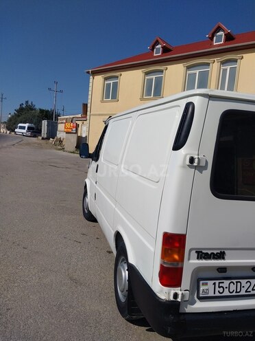 Ford Transit-6