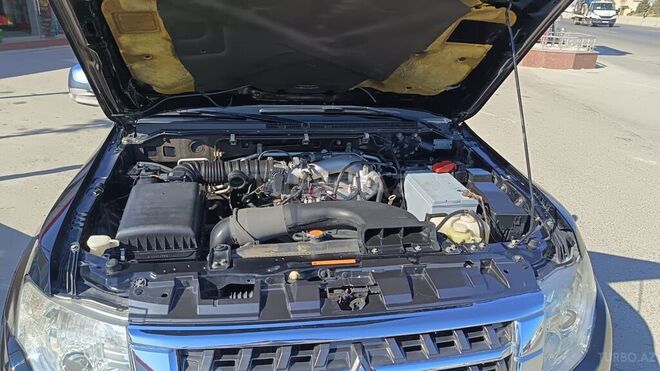 Mitsubishi Pajero-18