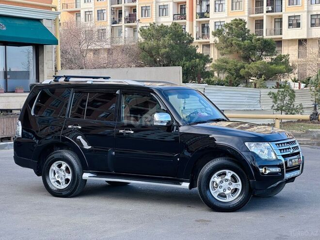 Mitsubishi Pajero-11