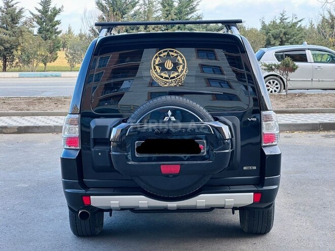 Mitsubishi Pajero-9
