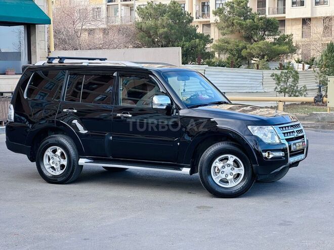 Mitsubishi Pajero-15