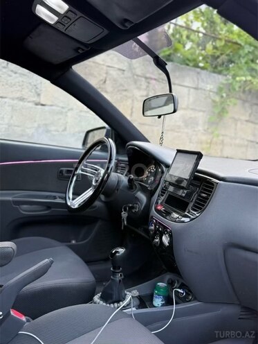 Kia Rio-10