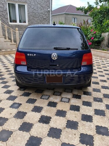 Volkswagen Golf-2