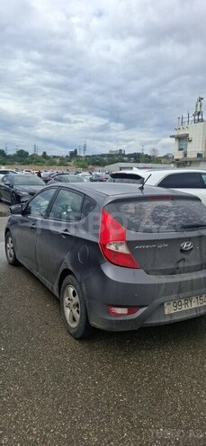 Hyundai Accent-3