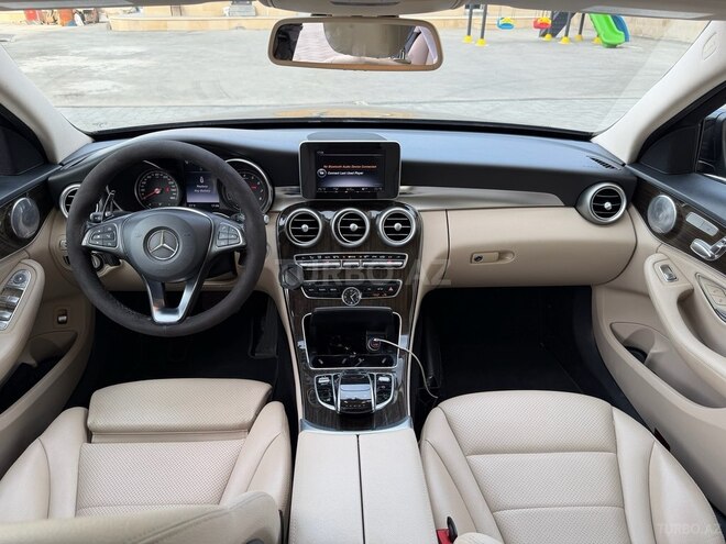 Mercedes C 300-11