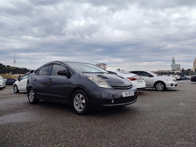 Toyota Prius-5