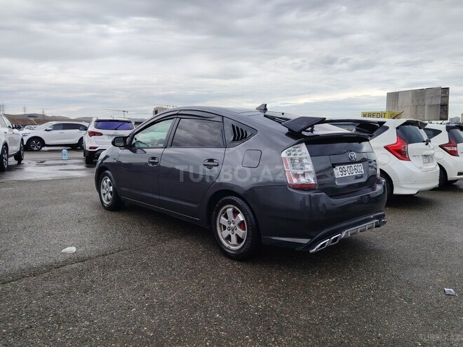 Toyota Prius-4