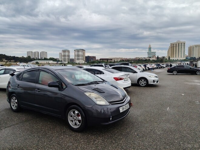 Toyota Prius-11