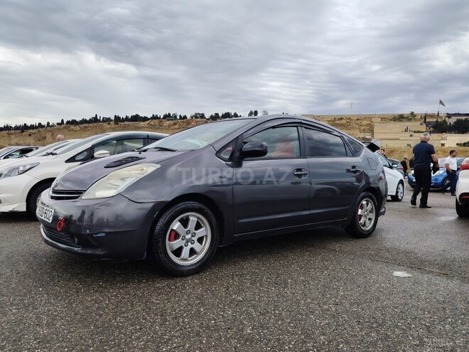 Toyota Prius-7