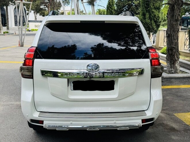 Toyota Land Cruiser Prado-5