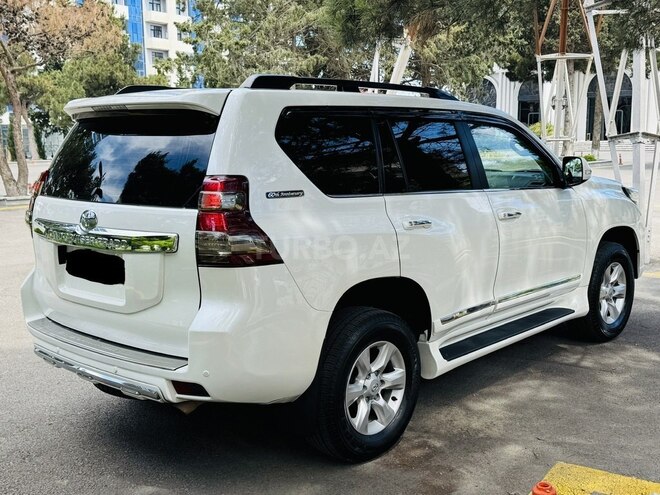 Toyota Land Cruiser Prado-4